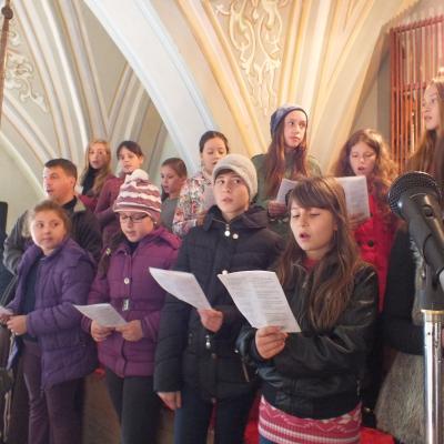 24 octombrie: Oituz: Funeraliile părintelui Mihai Vacaru. Foto: Cătălin Balint