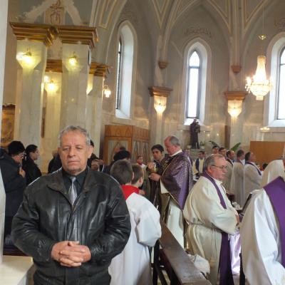 24 octombrie: Oituz: Funeraliile părintelui Mihai Vacaru. Foto: Cătălin Balint