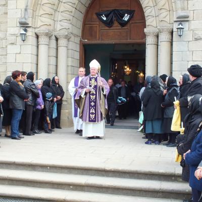 24 octombrie: Oituz: Funeraliile părintelui Mihai Vacaru. Foto: Cătălin Balint