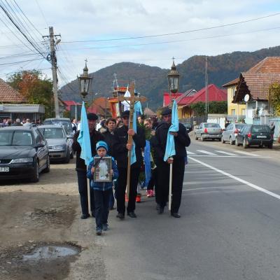 24 octombrie: Oituz: Funeraliile părintelui Mihai Vacaru. Foto: Cătălin Balint