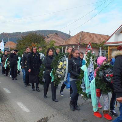 24 octombrie: Oituz: Funeraliile părintelui Mihai Vacaru. Foto: Cătălin Balint