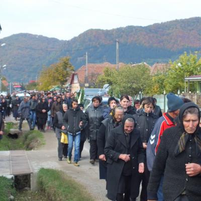 24 octombrie: Oituz: Funeraliile părintelui Mihai Vacaru. Foto: Cătălin Balint