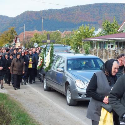 24 octombrie: Oituz: Funeraliile părintelui Mihai Vacaru. Foto: Cătălin Balint
