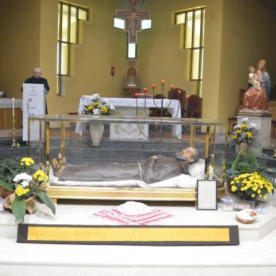 25 octombrie: Oneşti: Pelerinajul persoanelor consacrate la sanctuarul diecezan "Fericitul Ieremia"