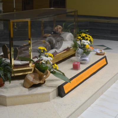 25 octombrie: Oneşti: Pelerinajul persoanelor consacrate la sanctuarul diecezan "Fericitul Ieremia"