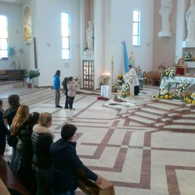 29 octombrie: Bacău (centru): Liceeni în rugăciune