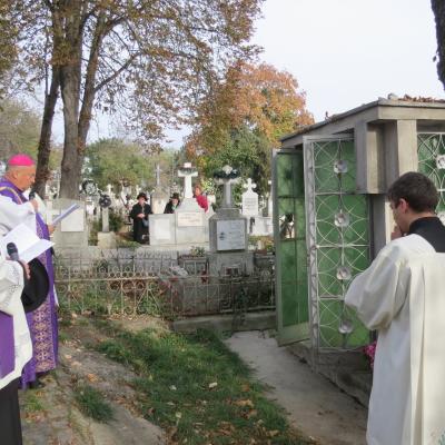 2 noiembrie: Iaşi: Pomenirea tuturor credincioşilor răposaţi