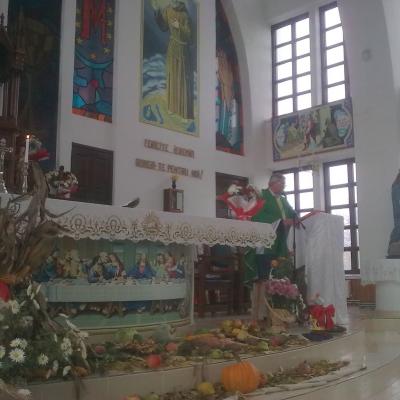8 noiembrie: Valea Mică: Ziua Recoltei şi a Recunoştinţei