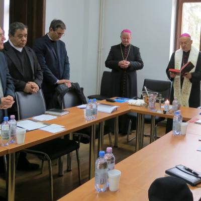 9 noiembrie: Iaşi: Întrunirea membrilor Consiliului Prezbiteral