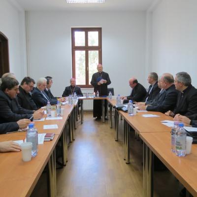 9 noiembrie: Iaşi: Întrunirea membrilor Consiliului Prezbiteral