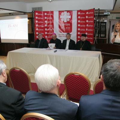 10 noiembrie: Iaşi: Caritas, de 25 de ani în slujba comunităţii. Prima zi a sărbătorii