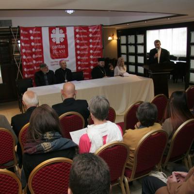 10 noiembrie: Iaşi: Caritas, de 25 de ani în slujba comunităţii. Prima zi a sărbătorii