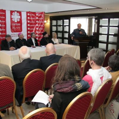 10 noiembrie: Iaşi: Caritas, de 25 de ani în slujba comunităţii. Prima zi a sărbătorii