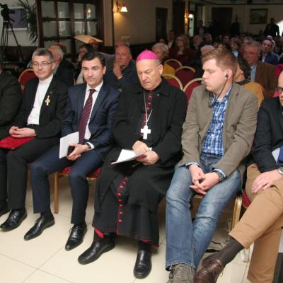 10 noiembrie: Iaşi: Caritas, de 25 de ani în slujba comunităţii. Prima zi a sărbătorii