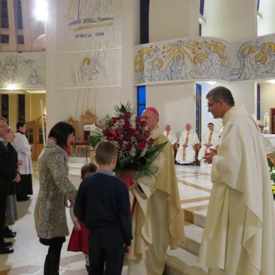 10 noiembrie: Iaşi: Caritas, de 25 de ani în slujba comunităţii. Prima zi a sărbătorii