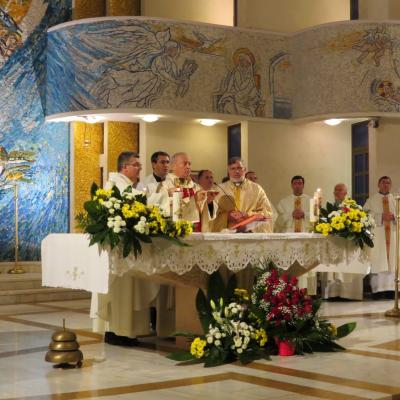 10 noiembrie: Iaşi: Caritas, de 25 de ani în slujba comunităţii. Prima zi a sărbătorii