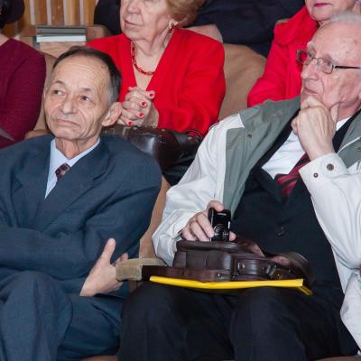 13 noiembrie: Iaşi: Cartea noimelor şi Azilanta, cu vernisaj de expoziţie. Foto: Paul Ciupitu