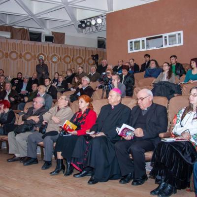 13 noiembrie: Iaşi: Cartea noimelor şi Azilanta, cu vernisaj de expoziţie. Foto: Paul Ciupitu