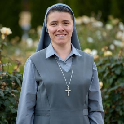 15 noiembrie: Iaşi: Profesiune perpetuă în Congregaţia "Surorile Providenţei"