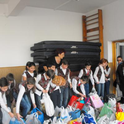 16-20 noiembrie: Iaşi: Copii pentru copii. "Săptămâna legumelor şi fructelor donate"