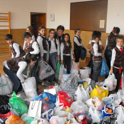 16-20 noiembrie: Iaşi: Copii pentru copii. "Săptămâna legumelor şi fructelor donate"