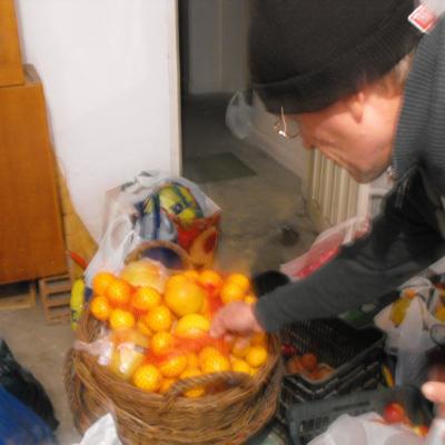 16-20 noiembrie: Iaşi: Copii pentru copii. "Săptămâna legumelor şi fructelor donate"