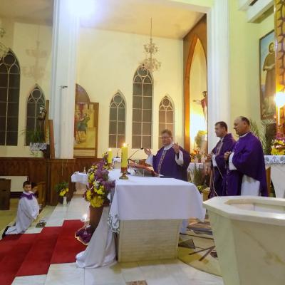 19 noiembrie: Gioseni: Liturghie cu requiem pentru odihna sufletului părintelui Albert Lucaci