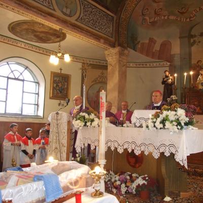 21 noiembrie: Traian (BC): Funeraliile părintelui Albert Lucaci