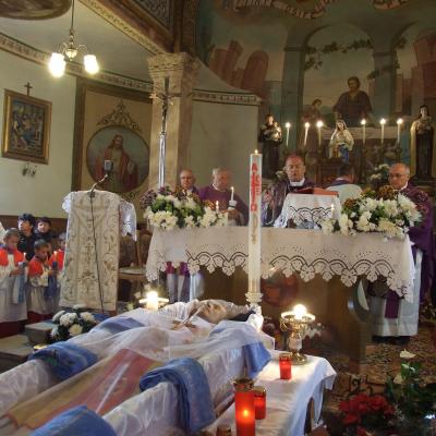 21 noiembrie: Traian (BC): Funeraliile părintelui Albert Lucaci