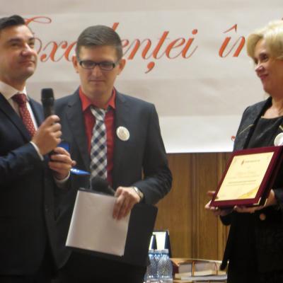24 noiembrie: Iaşi: Elevi catolici premiaţi la Gala Excelenţei în Educaţie