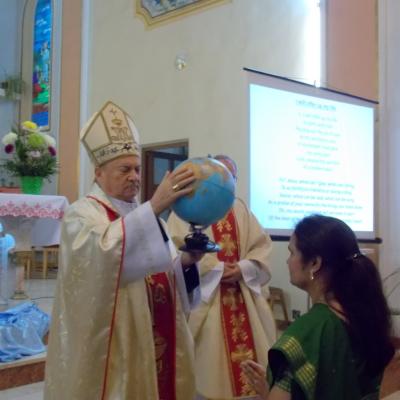 28 noiembrie: Răducăneni: Vizita PS Petru Gherghel în comunitatea Surorilor Misionare "Slujitoarele Duhului Sfânt"