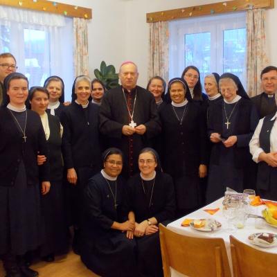 28 noiembrie: Răducăneni: Vizita PS Petru Gherghel în comunitatea Surorilor Misionare "Slujitoarele Duhului Sfânt"