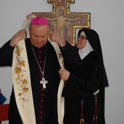 29 noiembrie: Roman: PS Petru Gherghel în vizită la Surorile Clarise