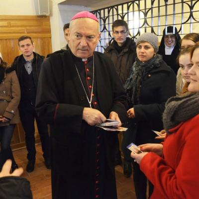 29 noiembrie: Roman: PS Petru Gherghel în vizită la Surorile Clarise
