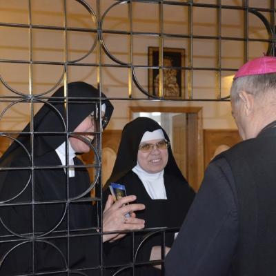 29 noiembrie: Roman: PS Petru Gherghel în vizită la Surorile Clarise