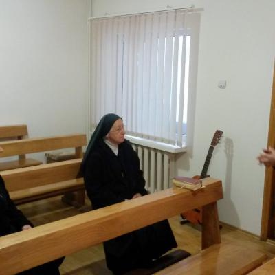 29 noiembrie: Roman: Vizita Preasfinţitului Gherghel în comunitatea Surorilor Sărace ale Sfântului Iosif