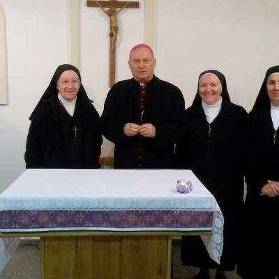 29 noiembrie: Roman: Vizita Preasfinţitului Gherghel în comunitatea Surorilor Sărace ale Sfântului Iosif