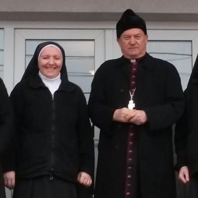 29 noiembrie: Roman: Vizita Preasfinţitului Gherghel în comunitatea Surorilor Sărace ale Sfântului Iosif