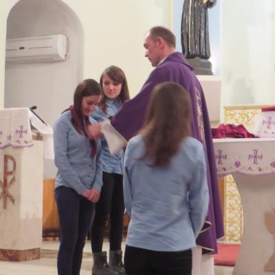 29 noiembrie: Ploscuţeni: Depunerea adeziunii în Acţiunea Catolică a Tinerilor
