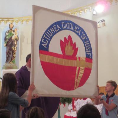 29 noiembrie: Ploscuţeni: Depunerea adeziunii în Acţiunea Catolică a Tinerilor