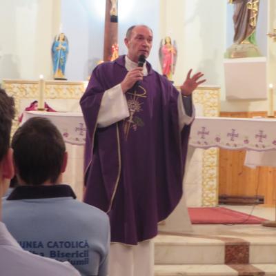 29 noiembrie: Ploscuţeni: Depunerea adeziunii în Acţiunea Catolică a Tinerilor
