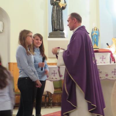29 noiembrie: Ploscuţeni: Depunerea adeziunii în Acţiunea Catolică a Tinerilor