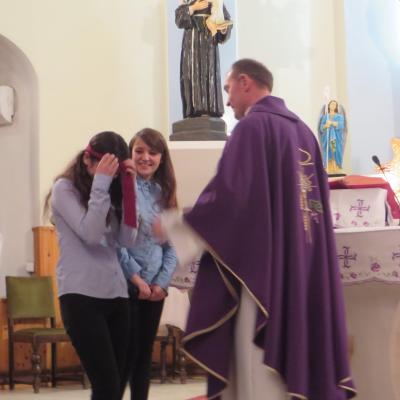 29 noiembrie: Ploscuţeni: Depunerea adeziunii în Acţiunea Catolică a Tinerilor