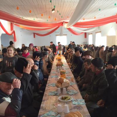 1 decembrie: Iugani: La Monumentul Eroilor, de Ziua Naţională a României