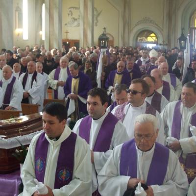 3 decembrie: Frumoasa: Funeraliile părintelui Ştefan Vacaru
