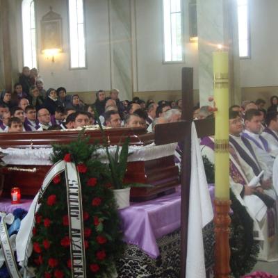 3 decembrie: Frumoasa: Funeraliile părintelui Ştefan Vacaru