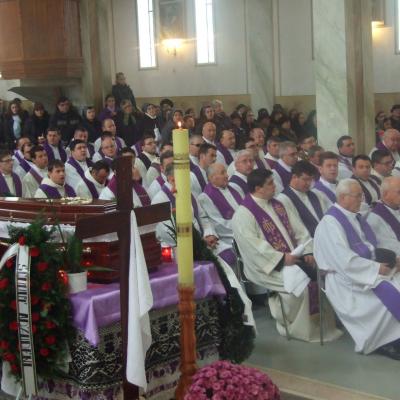 3 decembrie: Frumoasa: Funeraliile părintelui Ştefan Vacaru