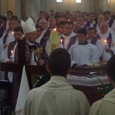 3 decembrie: Frumoasa: Funeraliile părintelui Ştefan Vacaru