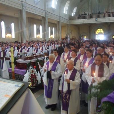 3 decembrie: Frumoasa: Funeraliile părintelui Ştefan Vacaru