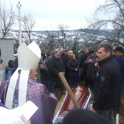 3 decembrie: Frumoasa: Funeraliile părintelui Ştefan Vacaru